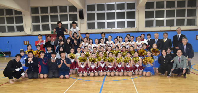 “レッツゴーKG”が横須賀に鳴り響く！ 関学応援団総部 × 横須賀学院高校チアダンス