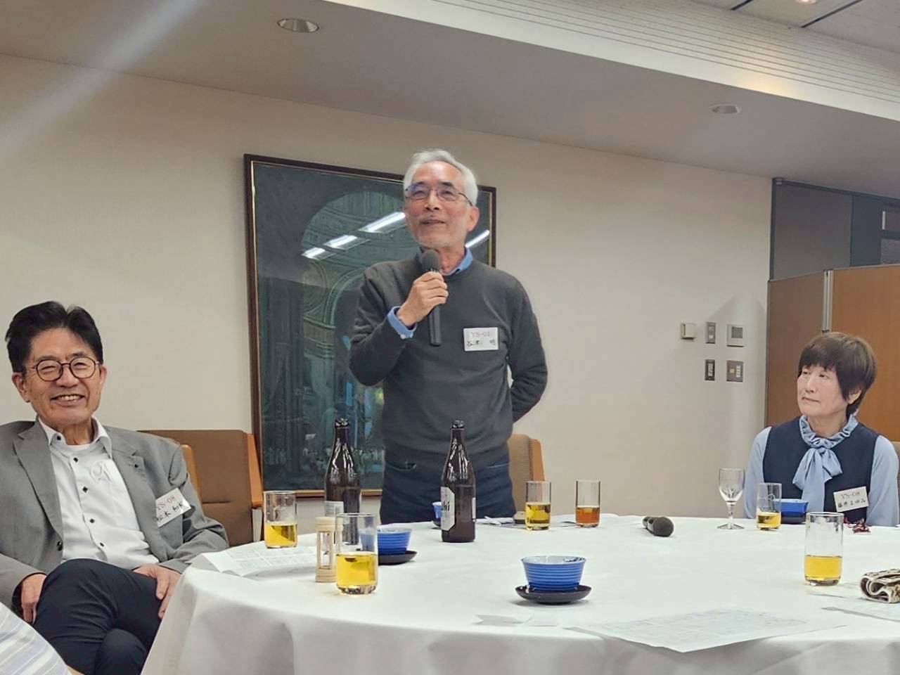 ③谷津明新会長の挨拶